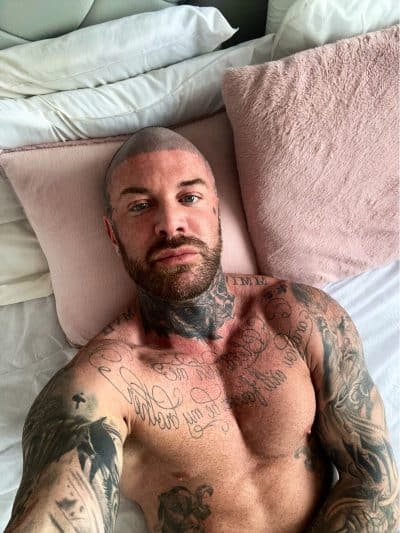 An image in Rob's male escort portfolio