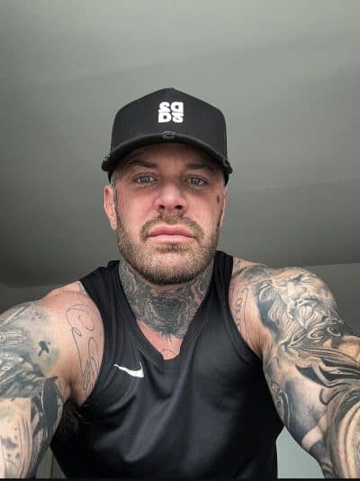 An image in Rob's male escort portfolio