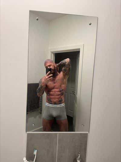 An image in Rob's male escort portfolio