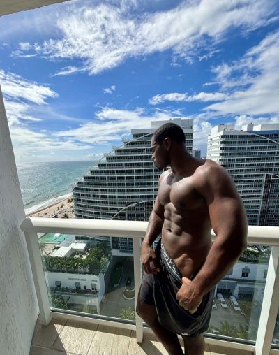 An image in Derrick Malone's male escort portfolio