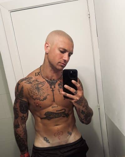 An image in Elliot's male escort portfolio