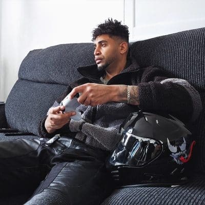 An image in Luca's male escort portfolio