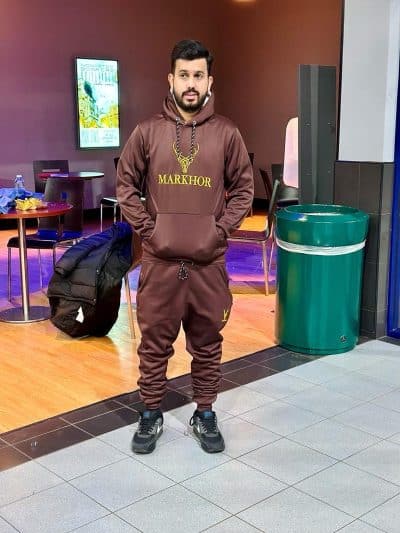 An image in Shani's male escort portfolio