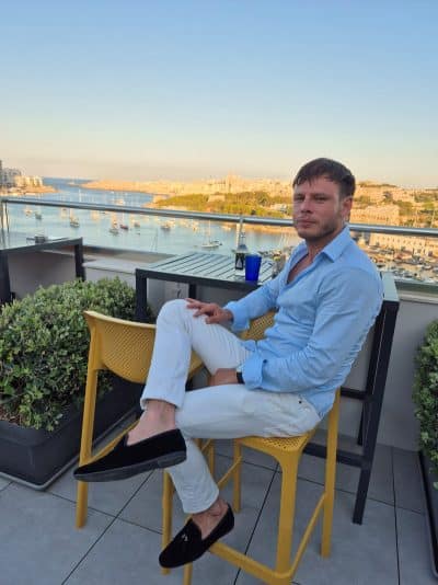 An image in Tom's male escort portfolio