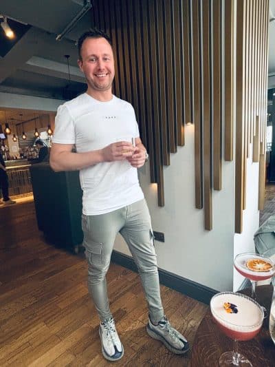 An image in Allan's male escort portfolio