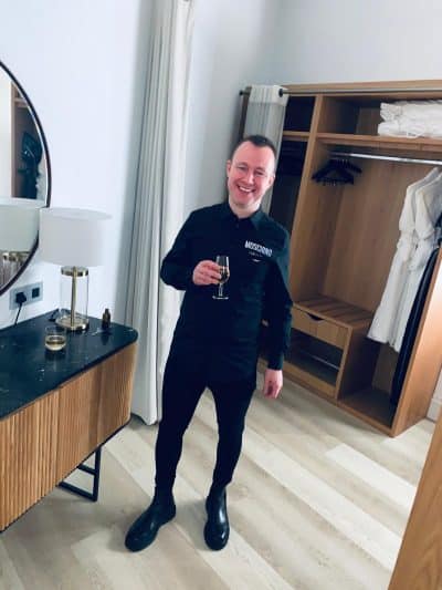 An image in Allan's male escort portfolio