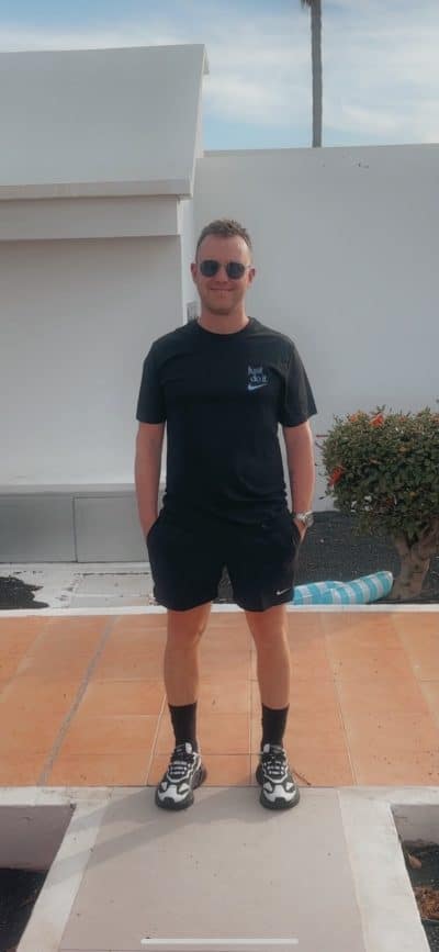 An image in Allan's male escort portfolio