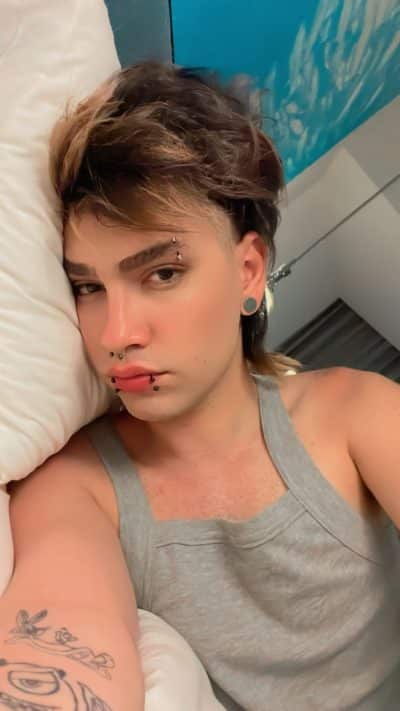 An image in Arash's male escort portfolio