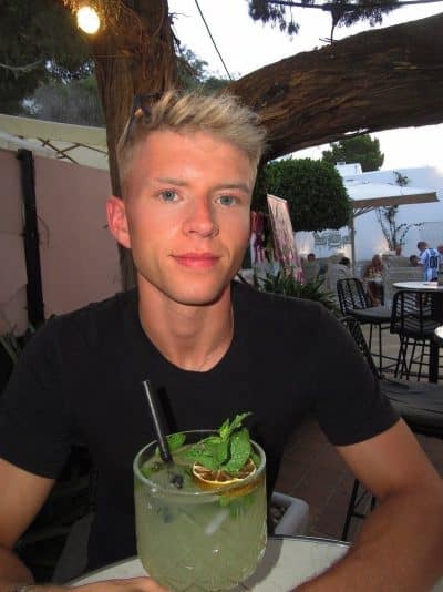 An image in Dan's male escort portfolio