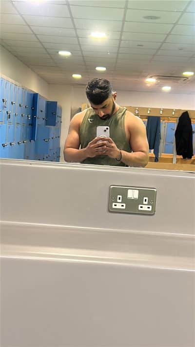An image in Kapil's male escort portfolio